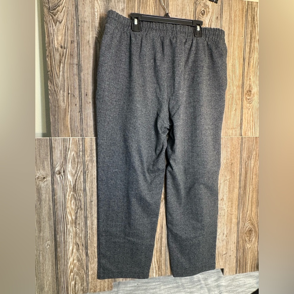 A new day woman’s Gray dress Pants